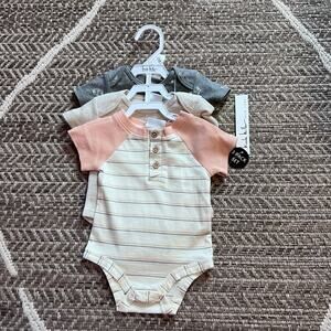 Nicole Miller 3pk onesies Sz 0-3M